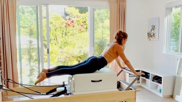 Studio Class of the Week: Full Body Flow - Emphasis Legs & Abs